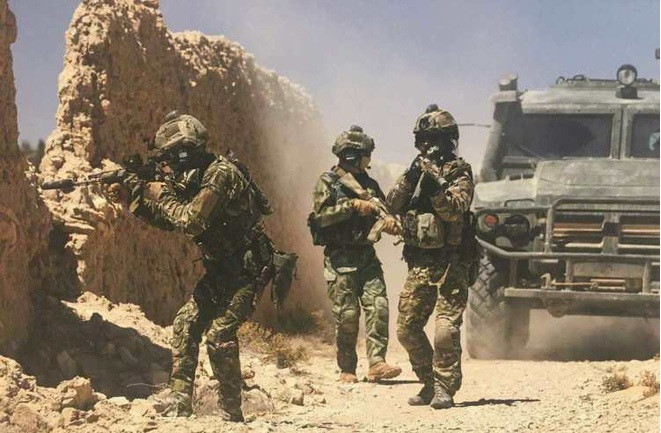 Như vậy chúng ta có thể thấy, “bước ngoặt của cuộc chiến” đã xuất hiện. Lính tình nguyện (lính đánh thuê) sẽ tiếp tục tràn vào Ukraine. Kiev có lính phương Tây, Nga có lính Trung Đông; nhưng họ có một đặc điểm chung, đó là đều từng trải qua cuộc chiến máu lửa ở Trung Đông.