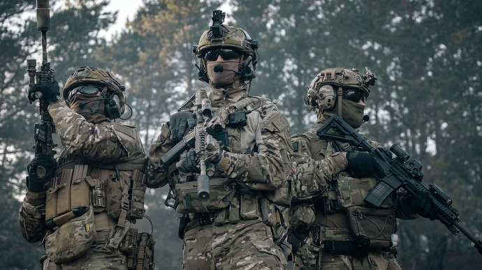 Điều này tất nhiên phụ thuộc vào khả năng tấn công, bởi vì Nga ở đây không có quá nhiều quân, nên hiện tại trực tiếp tấn công Kupyansk rõ ràng là không thể. Do vậy ở đây có thể chỉ diễn ra các trận đánh nhỏ lẻ, nhằm giữ chân các đơn vị chủ lực của Quân đội Ukraine tại đây là chủ yếu. (Nguồn ảnh: Sputnik, RT, Southfront.press, Ukrinform).