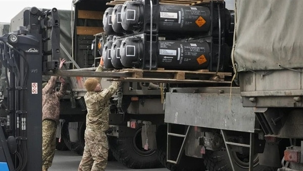 Quan trọng hơn, Trung tướng Gromadzinski còn là thành viên nòng cốt trong nhóm điều phối hỗ trợ quân sự của NATO cho Ukraine. Nhóm này thực chất là tổ chức chỉ huy quân sự trực tiếp của NATO tại Ukraine và nắm giữ một số lượng lớn bí mật cấp chiến lược.