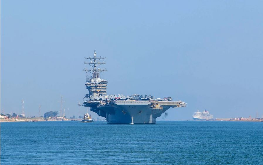 Mặc dù có sự xuất hiện của tàu sân bay USS Eisenhower và 5 tàu chiến trang bị hệ thống chiến đấu Aegis của Hải quân Mỹ và Anh, nhưng tên lửa chống hạm của Houthi liên tục đột phá thành công, đánh trúng các tàu chở hàng di chuyển trên Biển Đỏ; thậm chí là cả tàu chiến của Anh.