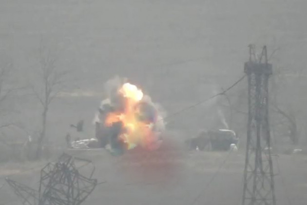 Sáng ngày 21/2, các đơn vị dân quân của nước cộng hòa tự xưng Donetsk (DPR), đã tiến hành cuộc tấn công nhằm vào quân đội Ukraine, bằng tên lửa chống tăng có điều khiển; phá hủy nơi chứa đạn của Quân đội Ukraine.