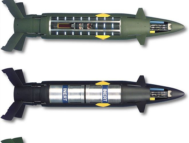 Đạn pháo Krasnopol có đường kính 152mm; nặng 50,8kg, trong đó phần thuốc nổ nặng 6,4kg; tầm bắn 20km; tỷ lệ bắn trúng mục tiêu đạt 70-80%. Loại đạn pháo này được thiết kế nhằm mục đích tấn công các mục tiêu có giá trị cao như xe tăng, xe bọc thép, sinh lực ẩn lộ và thậm chí là cả những mục tiêu trên mặt nước như tàu thuyền.