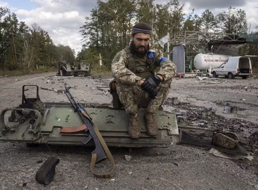 Nhưng dù sao, họ cũng đã hoàn thành sứ mệnh tác chiến “tiêu hao” và “cầm chân” quân đội Nga. Tiếp theo, số phận của họ cũng còn phụ thuộc vào chính việc quân chính quy của Ukraine phản công như thế nào? Xét theo tình hình hiện tại, kế hoạch này của quân đội Ukraine không phát huy tác dụng lớn.