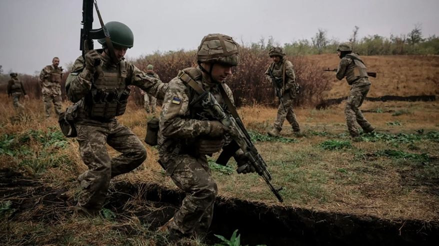 Mặc dù đó chỉ là lời cường điệu của ông Mosiychuk, nhưng tình hình quân phòng thủ Ukraine ở phía nam Pokrovsk thực sự đã trở nên nghiêm trọng và cuộc phản công của Lữ đoàn Azov đã bị thất bại, do hỏa lực dữ dội của RFAF. Hơn nữa, quân Nga còn đang nhanh chóng mở rộng đầu cầu từ hướng này.