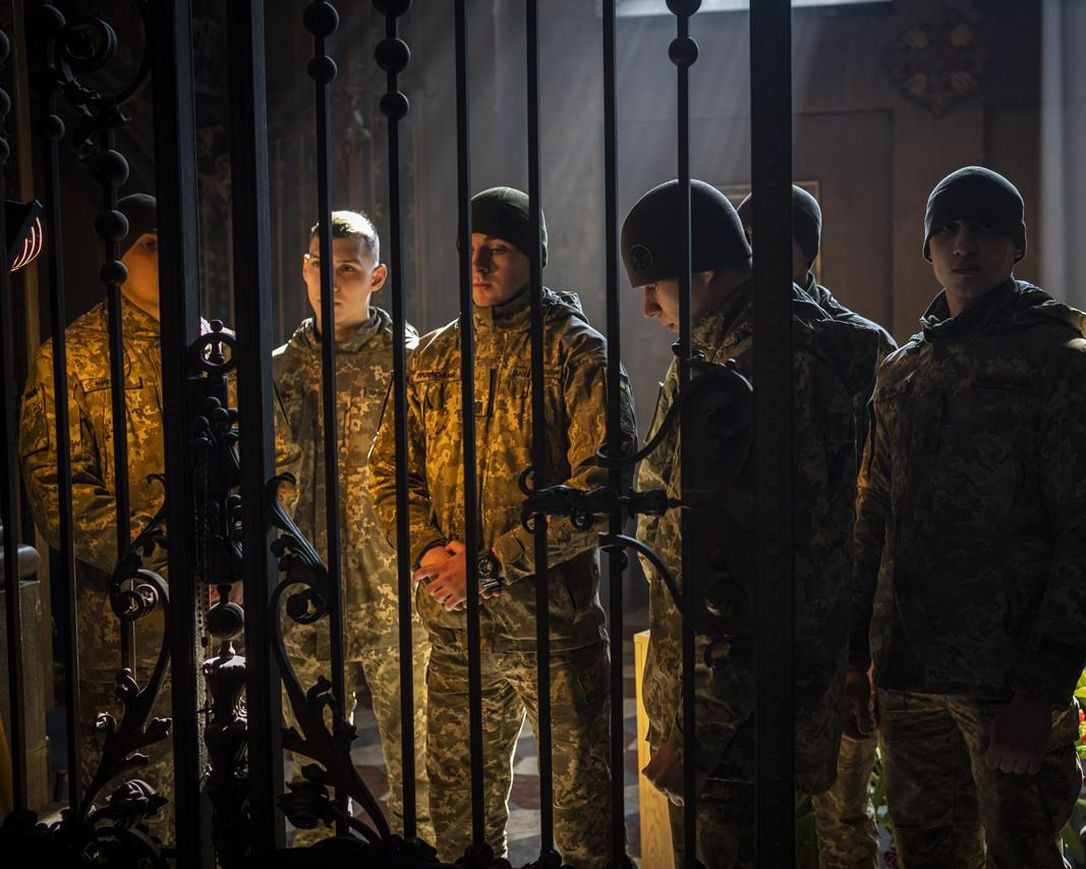 Tuy nhiên, trong khoảng thời gian sau đó, ngày càng nhiều lính đánh thuê nước ngoài ở Ukraine thừa nhận rằng, họ đã chịu thương vong nặng nề trong cuộc tập kích tên lửa của Nga vào Trung tâm Yavoriv và do quá sợ hãi, nhiều người đã bỏ trốn sang Ba Lan và các nước khác. 