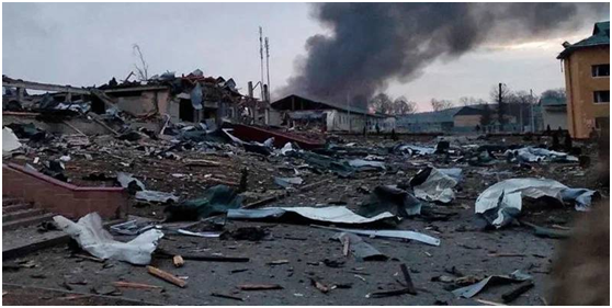 Vào ngày 13/3, Trung tâm huấn luyện quân sự Yavoriv, ở tỉnh Lviv, miền Tây Ukraine, đã bị tên lửa Nga tấn công. Bộ Quốc phòng Nga tuyên bố rằng, cuộc tấn công đã tiêu diệt 180 lính đánh thuê nước ngoài, nhưng Ukraine bác bỏ và cho đó là luận điệu tuyên truyền của Nga.