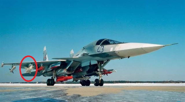 Thứ hai là kinh phí không đủ; Nga đã đầu tư tương đối ít vào việc chế tạo vũ khí dẫn đường chính xác. Ngược lại, các nước phương Tây đã đầu tư nhiều hơn vào nghiên cứu và phát triển và sản xuất vũ khí so với Nga. Kết quả là Nga thường không thể có được sự hỗ trợ đầy đủ về tài chính và kỹ thuật khi sản xuất vũ khí có độ chính xác cao. 