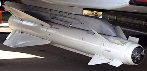 Năm 1999, Không quân Nga được trang bị loại tên lửa Kh-29T mới, sử dụng động cơ và hệ thống dẫn đường cải tiến, độ chính xác khi tấn công được cải thiện đáng kể. Kể từ đó, Nga đã liên tục phát triển nhiều phiên bản tên lửa Kh-29 khác nhau, bao gồm Kh-29TE, Kh-29L, Kh-29MP, v.v. 