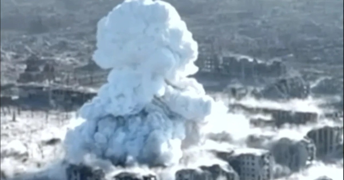 Vũ khí nhiệt áp được RFAF sử dụng, có thể được gọi là "sát thủ mạnh" trên chiến trường. Khi vũ khí này phát nổ, nó sẽ tạo ra nhiệt độ và áp suất cực cao, ngay lập tức tiêu thụ một lượng lớn oxy xung quanh, tạo ra môi trường nhiệt độ cao, áp suất cao và thiếu oxy.