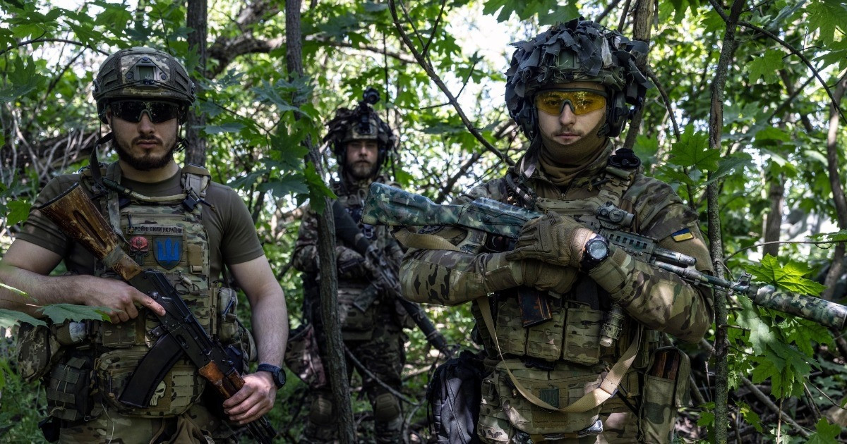 Tình hình liên quan đến xung đột Nga-Ukraine vẫn còn bất ổn khi giai đoạn bùn lầy mùa xuân vẫn tiếp diễn. AFU cần điều chỉnh lại việc triển khai chiến lược và bổ sung quân số cũng như vũ khí trang bị, để đối phó với cuộc tấn công mùa xuân của Nga. (nguồn ảnh Topwar, Sohu, Ukrinform, TASS).