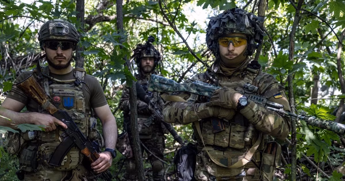 Tình hình liên quan đến xung đột Nga-Ukraine vẫn còn bất ổn khi giai đoạn bùn lầy mùa xuân vẫn tiếp diễn. AFU cần điều chỉnh lại việc triển khai chiến lược và bổ sung quân số cũng như vũ khí trang bị, để đối phó với cuộc tấn công mùa xuân của Nga. (nguồn ảnh Topwar, Sohu, Ukrinform, TASS).