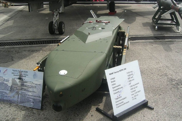 Đưa ra lý do về việc cung cấp các tên lửa tầm xa này cho Ukraine, ông Kiesewetter cho biết, Đức có một số lượng nhỏ tên lửa dẫn đường có độ chính xác cao Taurus, nhưng chúng sẽ mang lại lợi thế lớn cho Ukraine, cho phép tấn công cơ sở hạ tầng quân sự của Nga ở phía sau chiến tuyến. Ảnh: Sina. 