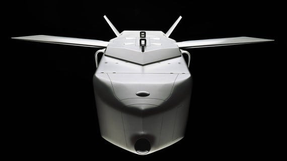 Ưu điểm của tên lửa Taurus là khả năng bộc lộ tín hiệu radar thấp, khả năng bay bám địa hình, giúp hạn chế sự phát hiện bằng radar của đối phương; độ tin cậy cao cùng thiết kế mô-đun giúp giảm chi phí vòng đời của hệ thống. Đồng thời với tầm bắn xa, bảo đảm an toàn cho máy bay phóng tên lửa trước các hệ thống phòng không của đối phương. Ảnh: Aviation.