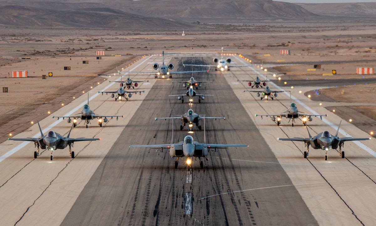 Lúc này, Không quân Israel sẽ huy động tổng lực, nhằm loại bỏ Không quân Iran; tiếp theo đó là thực hiện các cuộc tấn công với quy mô lớn vào các mục tiêu chiến lược nằm sâu trong lãnh thổ Iran. Đây sẽ là một trong những nhiệm vụ chính của Không quân Israel.