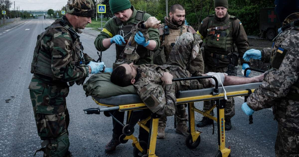 Bản thân Tổng thống Zelensky tuyên bố không hề dè dặt rằng, lý do ông thúc giục quân đội Ukraine tấn công, là để đạt được nhiều tiến bộ hơn và tạo điều kiện cho các nước phương Tây tiếp tục hỗ trợ quân sự nhiều hơn cho Ukraine.