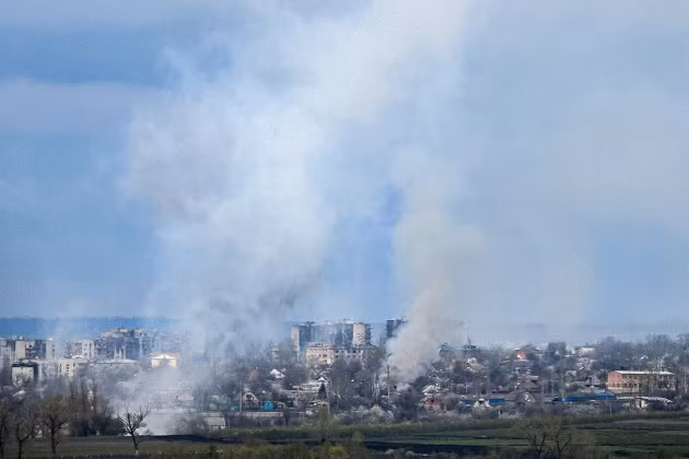 Do ngăn cách sông Dnepr, các mũi đột kích của quân Ukraine bị tổn thất nặng nề, chịu nhiều thương vong. Một số ý kiến chỉ ra rằng, việc quân Nga phản công quyết liệt và lực lượng Ukraine mỏng yếu, sẽ phải buộc quân đội Ukraine phải từ bỏ cuộc phản công này. 