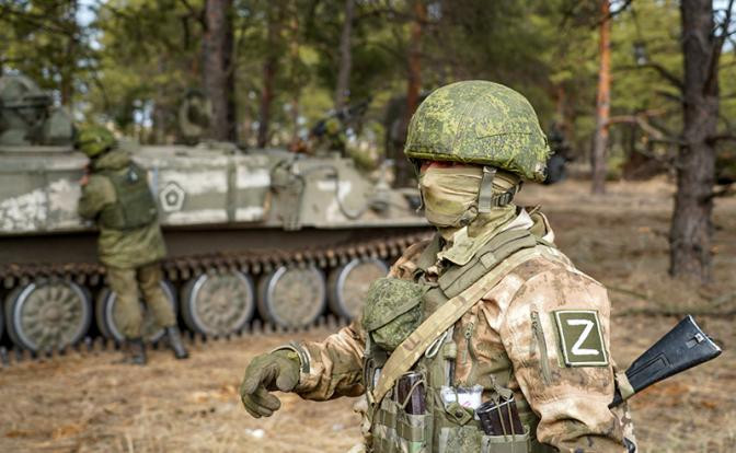 Theo hãng tin Mỹ CNN, dẫn lời cơ quan tình báo quân sự Estonia (thành viên NATO), mới đây đưa tin, quân đội Nga đã triển khai 25 sư đoàn tới chiến trường Ukraine và đạt được nhiều thắng lợi chiến thuật, buộc quân đội Ukraine phải di chuyển lực lượng.