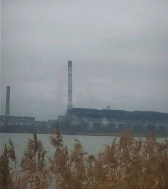 Một câu hỏi là liệu có lính Ukraine có nguy cơ bị mắc kẹt trong vòng vây của quân Nga ở Kurakhove. Như trình bày ở trên, chỉ huy AFU đã sơ tán quân và vũ khí hạng nặng khỏi Kurakhove trong một thời gian tương đối dài và về cơ bản chỉ để những đơn vị cần thiết để giữ mặt trận dọc theo sông Sukhi Yaly, thì vẫn còn quá sớm để nói rằng kỷ lục của Ugledar sẽ bị phá vỡ.