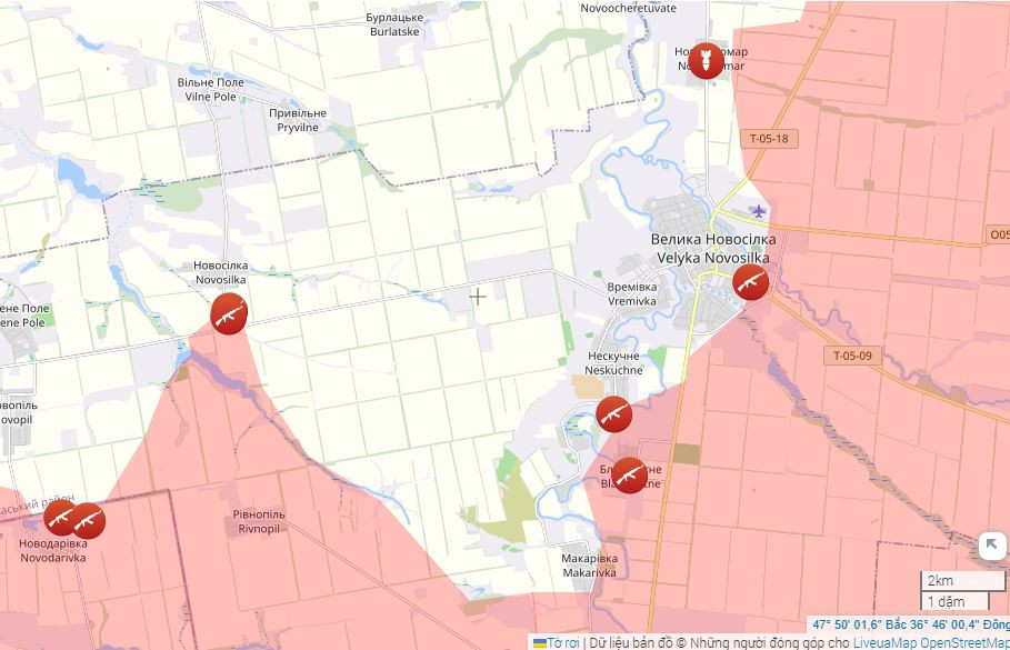 Trong khi tấn công quyết liệt các vị trí bên ngoài khu vực pháo đài Kurakhove, Quân đội Nga cũng tiếp tục siết chặt vòng vây thị trấn Veliky Novoselka ở phía tây nam Kurakhove, kiểm soát các con đường phía sau thị trấn Veliky Novoselka từ phía bắc và giao tranh ác liệt ở làng Novyi Komar. 