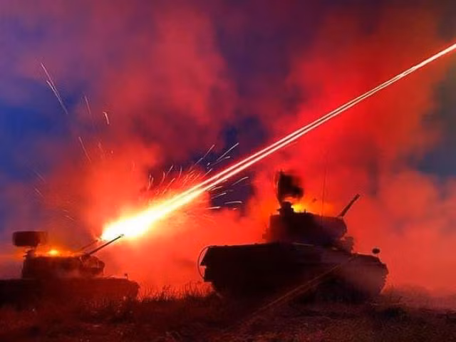 Các chuyên gia lưu ý rằng, vấn đề như vậy là khá phổ biến với vũ khí trong khối NATO; mặc dù thực tế là cỡ đạn như nhau, nhưng một số tính năng không cho phép chúng được sử dụng hiệu quả; thậm chí một số quốc gia giữ bí mật riêng, nên đạn không thể sử dụng chung như cam kết.