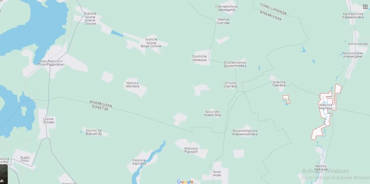 Ngày 28/9, tâm điểm của chiến trường Nga-Ukraine một lần nữa tập trung vào khu vực xung quanh Kupyansk. Đoạn video có định vị tọa độ địa lý cho thấy Quân đội Nga đang tiến vào Makievka và nắm quyền kiểm soát phần lớn ngôi làng, đánh dấu một bước đột phá quan trọng khác trong cuộc tấn công của Nga ở tỉnh Luhansk.