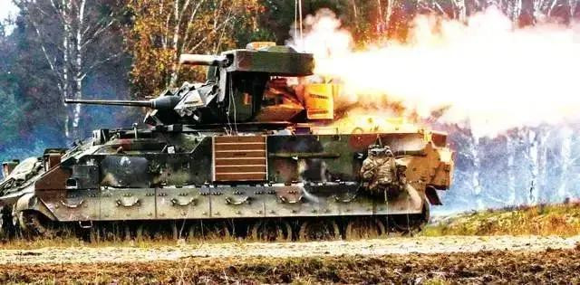 Loại xe chiến đấu bộ binh Bradley bị Quân đội Nga bắt giữ là loại xe chiến đấu bộ binh chủ lực của Quân đội Mỹ từ thập niên 1980. Ngoài vận chuyển bộ binh tới chiến trường, nó còn cung cấp hỏa lực hỗ trợ nhất định. 