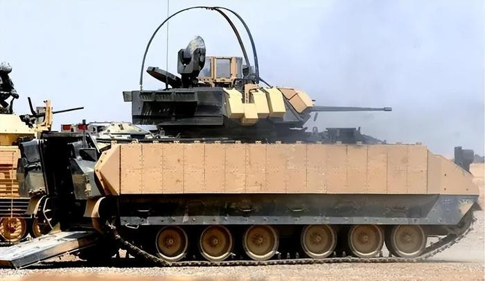 Theo RIA Novosti, bản đồ này ghi lại chi tiết các thủ tục thông báo và tín hiệu khẩn cấp cho quân nhân Mỹ bị thương trong chiến đấu hoặc tập trận, bao gồm cả số điện thoại liên lạc. Nhưng đó không phải là điều quan trọng nhất. 