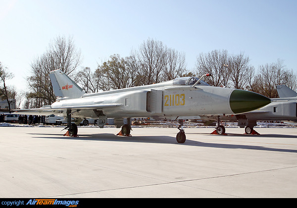 Sau khi bước vào thập niên 1990, dưới sự giúp đỡ của Iran, việc tiếp nhiên liệu trên không của Không quân Trung Quốc bắt đầu dần trở nên phổ biến. Dựa trên J-8-2, Trung Quốc phát triển máy bay chiến đấu J-8D có khả năng tiếp nhiên liệu trên không. Máy bay chiến đấu J-8-2 và J-8D là những mẫu máy bay giữa vòng đời của dòng J-8. Hiện tại, về cơ bản cũng đã được cho loại khỏi biên chế.