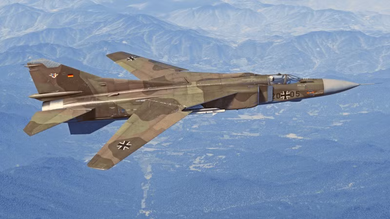 Trong bối cảnh như vậy, đặt ra cho Trung Quốc phải phát triển máy bay đánh chặn tầm cao và tốc độ cao của riêng mình. Đầu tiên, nó có thể chế áp trực diện MiG-23. Thứ hai, nó có thể đánh chặn các máy bay ném bom tiền tuyến như Tu-22. Thứ ba, nó có tầm bắn và bán kính chiến đấu xa hơn.