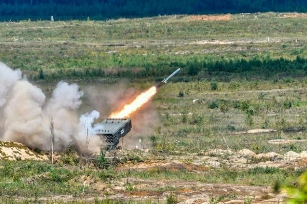 Còn hai tháng nữa mới đến mùa thu ở Ukraine và quân đội Nga không thể phát động một cuộc tấn công quy mô lớn. Cách tiếp cận hiện tại của quân đội Nga là bào mòn lực lượng vũ trang Ukraine và nhóm lính đánh thuê NATO thông qua một cuộc chiến tiêu hao.