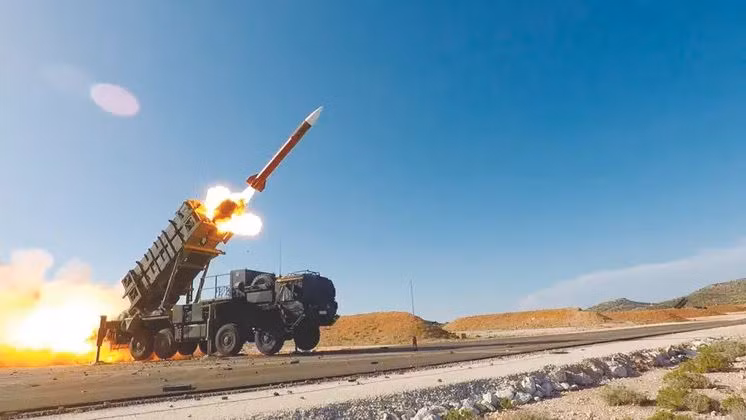 Quân đội Ukraine muốn giữ được bí mật của mình trong các hoạt động tác chiến tại khu vực, họ phải tiếp tục phục kích để bắn hạ những chiếc máy bay cảnh báo sớm này của Nga. Loại vũ khí có thể thực hiện được nhiệm vụ này, chỉ có thể là hệ thống phòng không Patriot.