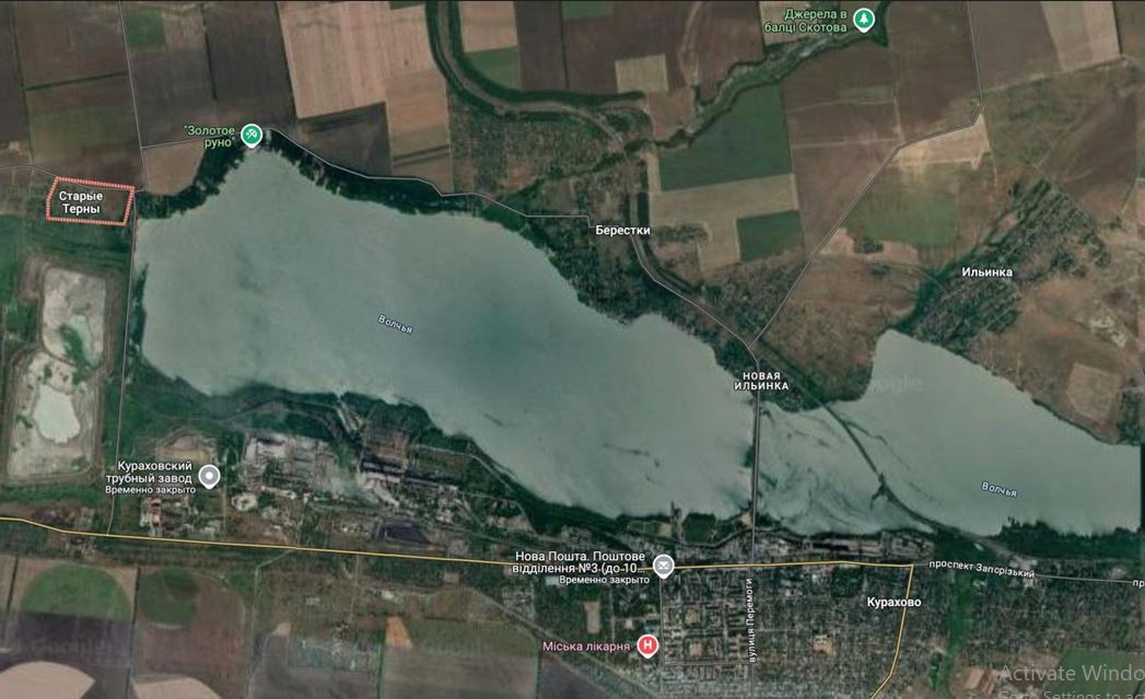 Kênh Rybar cho biết, Cụm quân Trung tâm của Nga đã giành được chỗ đứng ở vùng ngoại ô phía đông thành phố và đang tấn công hồ chứa nước Kurakhove từ phía bắc. Không có gì ngạc nhiên khi Ukraine cho nổ tung con đập để làm chậm bước tiến của đối phương và ngăn quân Nga tiếp cận thành phố từ hướng tây. Hiện nước đã ngập các con đường và giờ đây việc di chuyển về phía tây Kurakhove trở nên khó khăn hơn.