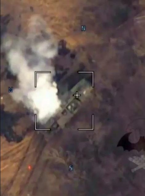 Khi khẩu pháo dừng lại, có lẽ cơ động vào trận địa, thời cơ tiêu diệt mục tiêu đã được chọn, và loại UAV lảng vảng có độ chính xác cao, đó là UAV tự sát Lancet, vốn từ lâu đã trở thành “sát thủ” với các phương tiện vũ khí hạng nặng của Ukraine, đã đánh trúng mục tiêu.