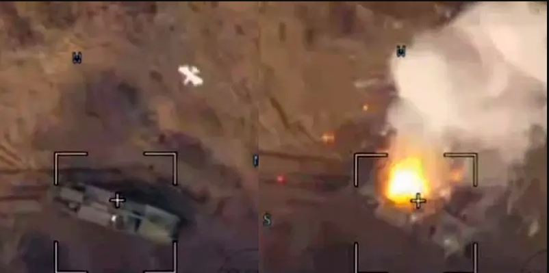 Những người điều khiển UAV tự sát Lancet của Nga cũng không thể ngờ rằng, họ đã phá hủy nguyên mẫu pháo tự hành 2S22 Bogdana duy nhất của Ukraine. Đó sẽ là thành tích có một không hai của sát thủ Lancet của Nga, vì chúng không có cơ hội lần thứ hai (Nguồn ảnh: Topwar, Ukrinform, Reuters).