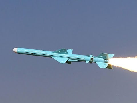 Iran được cho là đã hiện đại hóa công nghệ chống nhiễu của hai loại tên lửa chống hạm có nguồn gốc Trung Quốc này, để nâng cao hiệu quả chiến đấu của chúng, khi hoạt động chống lại các đối thủ có khả năng tác chiến điện tử tiên tiến, nhất là Hải quân Mỹ.