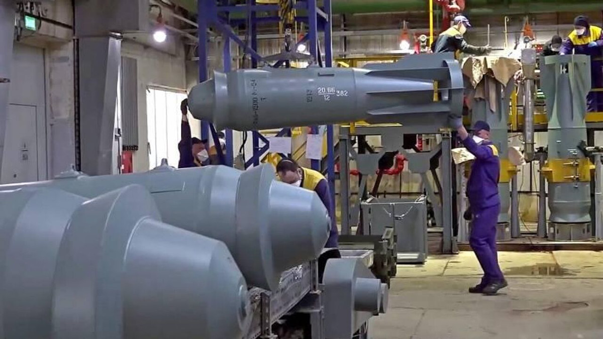 Trong điều kiện sử dụng vũ khí hàng không trong chiến đấu với cường độ cao, việc giảm khối lượng thử nghiệm, có thể giúp có thể giúp nhanh chóng đưa các loại vũ khí mới vào sản xuất hàng loạt và nhanh chóng cung cấp cho Quân đội Nga chiến đấu.