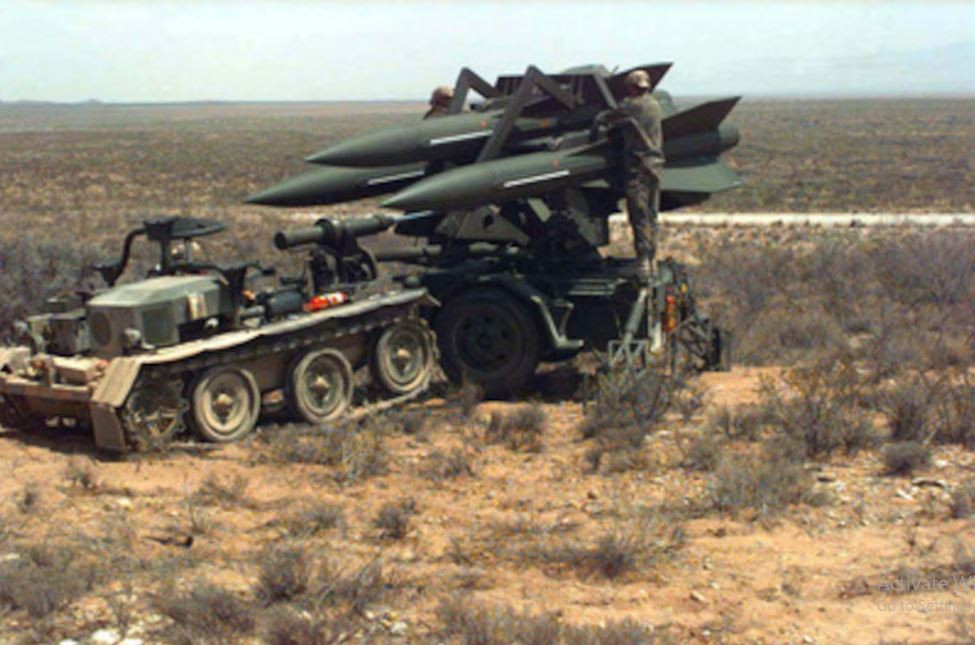 Trước khi rút khỏi biên chế chiến đấu của quân đội Mỹ vào năm 1990, hệ thống phòng không Hawk đã trải qua một loạt cải tiến, nâng cấp và có thể đánh chặn nhiều mục tiêu tầm thấp trong môi trường bị đối phương gây nhiễu điện từ phức tạp. 