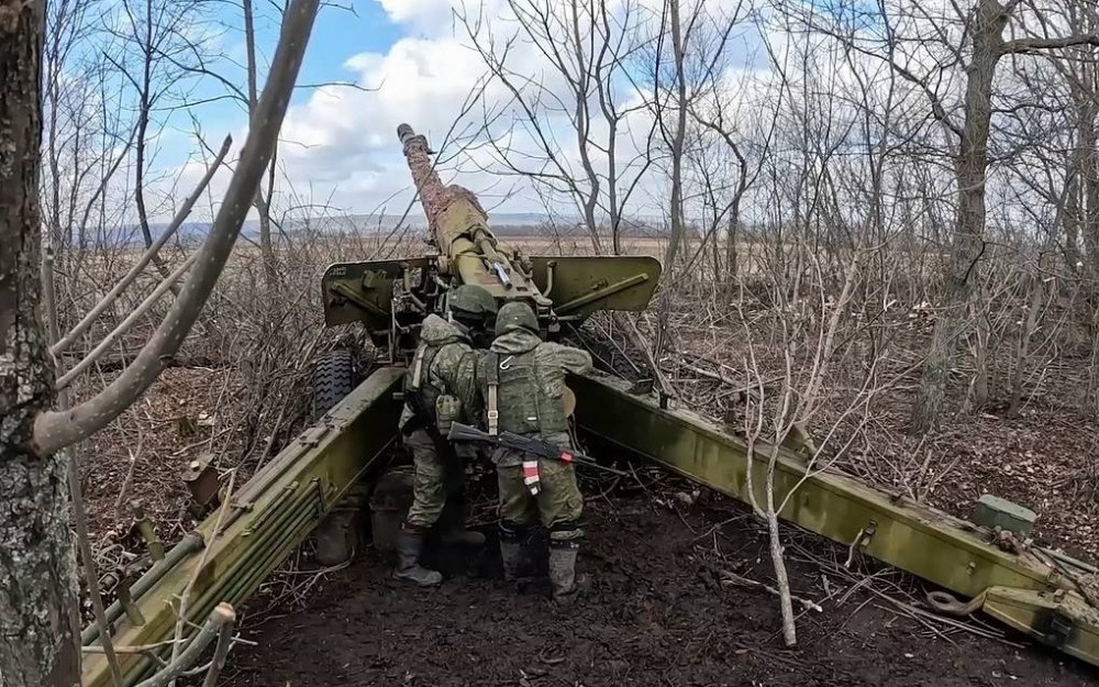 Nhưng do chiến thuật pháo binh của Quân đội Nga và các lý do khác khiến Quân đội Nga bị ảnh hưởng, không còn có thể bắn lãng phí đạn pháo như năm 2022, Tướng Tarnavsky cho biết. 