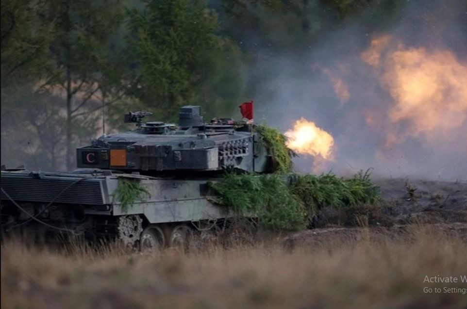 Các nhà phân tích quân sự phương Tây cho rằng, Quân đội Ukraine vẫn giữ lại được phần lớn trang bị của mình sau khi trải qua đợt phản công khó khăn trong mùa hè, tỷ lệ tổn thất của một số xe chiến đấu bộ binh phương Tây thậm chí còn dưới 5%. Vấn đề hiện tại là thiếu đạn pháo. 