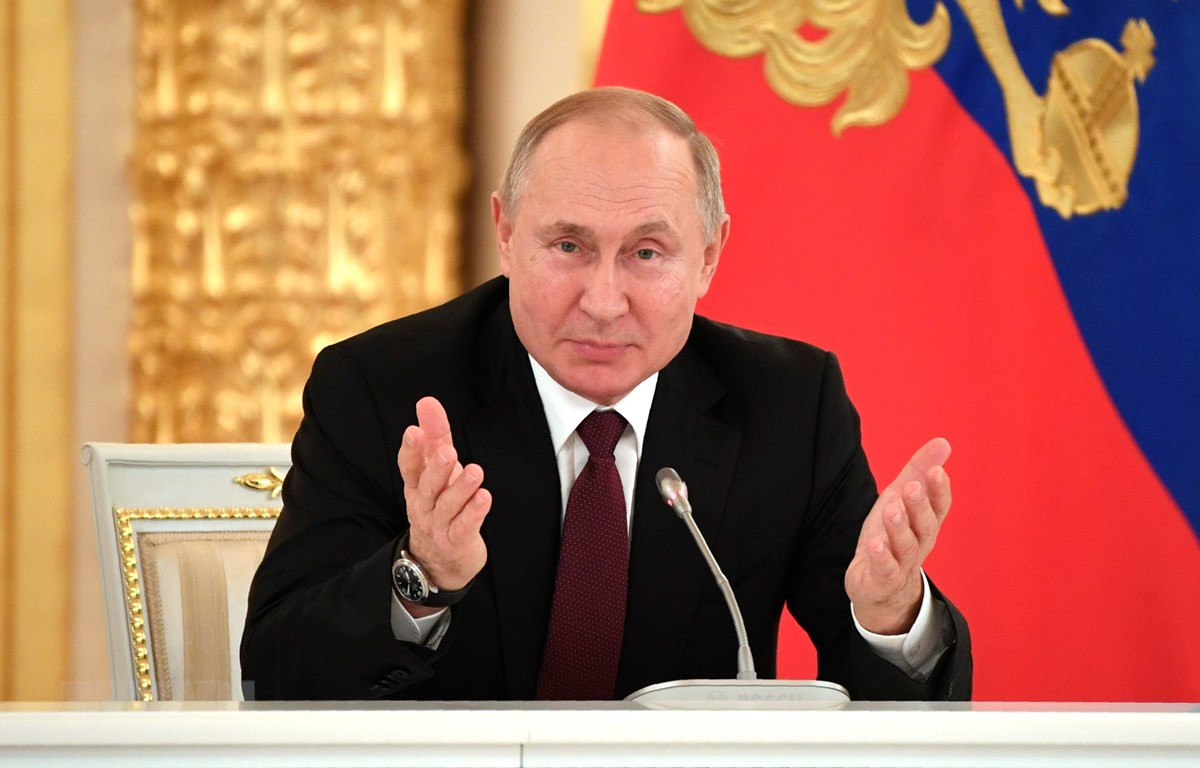Không thể nghi ngờ lời nói của Tổng thống Putin: "Nếu (bạn) không trả tiền, chúng tôi sẽ coi đó là vi phạm hợp đồng của người mua, và người mua sẽ phải chịu mọi hậu quả. Không ai bán miễn phí cho chúng tôi bất cứ thứ gì, và chúng tôi cũng không có ý định làm từ thiện".