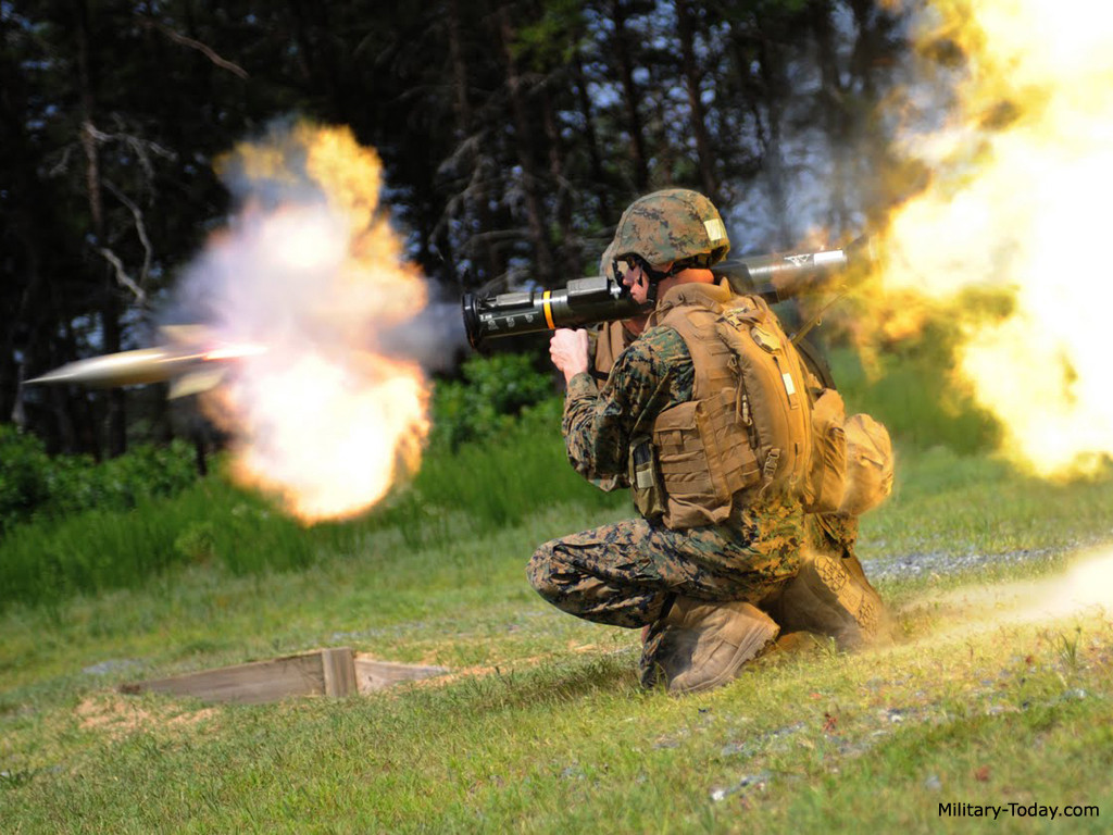 Bộ trưởng Quốc phòng Anh Wallace thông báo vào ngày 31/3 rằng, Anh và các đồng minh sẽ cung cấp thêm hỗ trợ vũ khí sát thương cho Kiev. Cùng ngày, Thủ tướng Australia Scott Morrison cũng thông báo, Australia sẽ cung cấp cho Quân đội Ukraine bao gồm UAV, vũ khí chống tăng và vật tư y tế.
