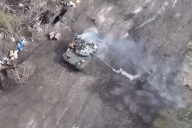 Trong cuộc phản công này, chỉ huy Ukraine đã thể hiện quyết tâm, khi sử dụng hơn 20 xe tăng và khoảng 20 xe bọc thép cùng một chiếc UAV TB-2, nhưng hoạt động ở ngoài vùng hỏa lực phòng không của Quân đội Nga.