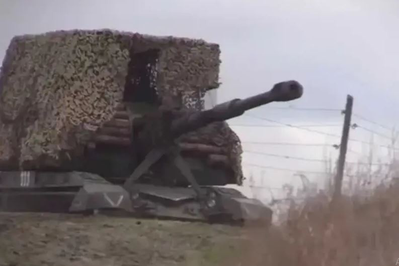 Trong tình huống này, với lực lượng ở hướng Kurakhove và Pokrovsk của Cụm quân Trung tâm và Cụm quân phía Đông (Cụm Vostok) của RFAF, chỉ huy RFAF tin rằng, họ có đủ lực lượng để tấn công vào Pokrovsk. Một số đơn vị thuộc Lữ đoàn bộ binh cơ giới số 15 và Sư đoàn xe tăng số 90 của RFAF đã được điều từ phía bắc Kurakhove đến Pokrovsk để chiến đấu.