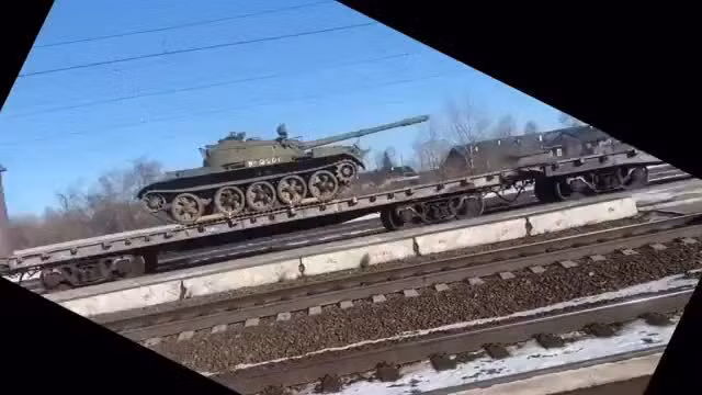 Đối với Quân đội Ukraine, những chiếc xe tăng T-54, T-55 này dù lạc hậu đến đâu, cũng không thể đối phó bằng súng bộ binh; mà Quân đội Ukraine chỉ có thể sử dụng các loại súng phóng lựu hiện đại hoặc tên lửa chống tăng và tên lửa lảng vảng.