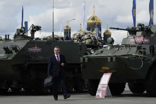 Các tổ hợp tên lửa và pháo phòng không Pantsir-S và tên lửa phòng không vác vai Verba cũng ký được nhiều hợp đồng. Các khách hàng cũng quan tâm đến radar giám sát di động 3D 9N6E Protivnik, hệ thống gây nhiễu kết hợp Krasukha và Repquito-Patrul, cũng như tổ hợp tên lửa chống tăng Kornet-EM.