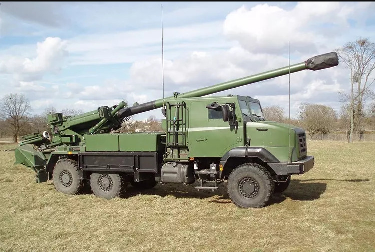 Vậy tác động của việc này là gì? Đối với các nước phương Tây, điều đó càng làm họ thêm lo lắng về việc rò rỉ bí mật vũ khí, và họ có thể theo cách làm của người Mỹ, khi chỉ cung cấp cho Ukraine các phiên bản vũ khí đã bị cắt bớt tính năng. Như vậy những vũ khí hiện đại cũng chẳng khác gì những vũ khí thông thường. 