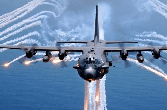AC-130 là một vũ khí có thể coi là “độc lạ”, mà chỉ Không quân Mỹ sở hữu. Máy bay được thiết kế cho nhiệm vụ chi viện hỏa lực, hỗ trợ cho các hoạt động đặc biệt trên mặt đất. AC-130 được trang bị hệ thống cảm biến rất mạnh, cho phép tấn công đồng thời nhiều mục tiêu dưới mặt đất cùng lúc.