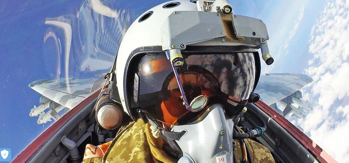 Còn Tạp chí AirData của Mỹ cho biết, nhiều khả năng tên lửa AGM-88 phóng đi từ tiêm kích MiG-29 theo phương thức "phóng mù", tức là phi công chỉ khai hỏa tên lửa mà hoàn toàn không biết mục tiêu nó sẽ hướng đến đâu. Còn trên lửa AGM-88 sau khi phóng đi, sẽ tự tìm và bắt bám theo cánh sóng radar của đối phương, cơ cấu dẫn đường sẽ lái tên lửa thẳng nguồn phát radar.