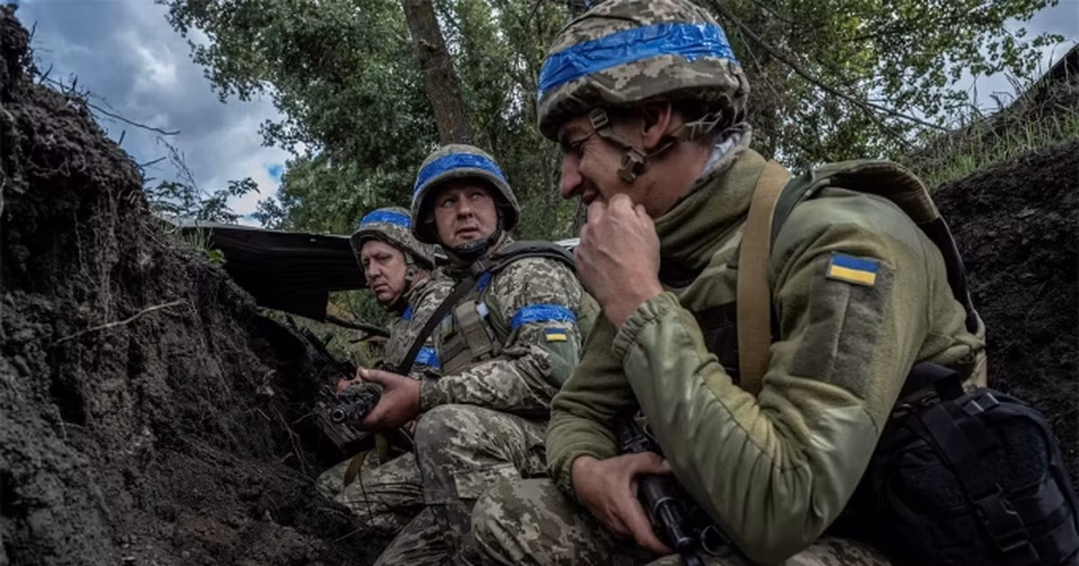 Ngoại trừ cuộc giao tranh ở khu vực Belgorod, các chiến trường khác về cơ bản đều ở trạng thái tương đối yên bình. Rõ ràng, dưới áp lực mạnh mẽ từ Nhà Trắng, Kiev đã phải hợp tác với Moscow và tặng Tổng thống Trump một món quà xứng đáng, nhân lễ nhậm chức kéo dài ba tháng của ông.