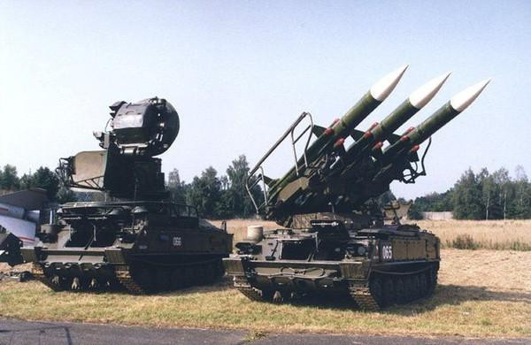 Cần lưu ý rằng, phiến quân Yemen có thể được trang bị tới 12 hệ thống phòng không Kub, nhưng việc sử dụng những hệ thống phòng không này rất hạn chế, do thiếu tên lửa. Tuy nhiên hệ thống này hiện sử dụng tên lửa Fater-1, là loại tên lửa do Iran sản xuất và cung cấp cho lực lượng Hauthi. 